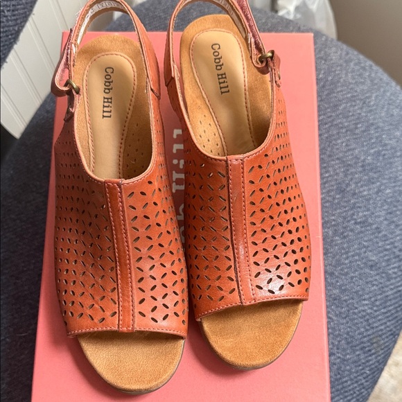 Cobb Hill by New Balance Women's Brown Peep-Toe Sandals Size 8 Medium. - Picture 1 of 6